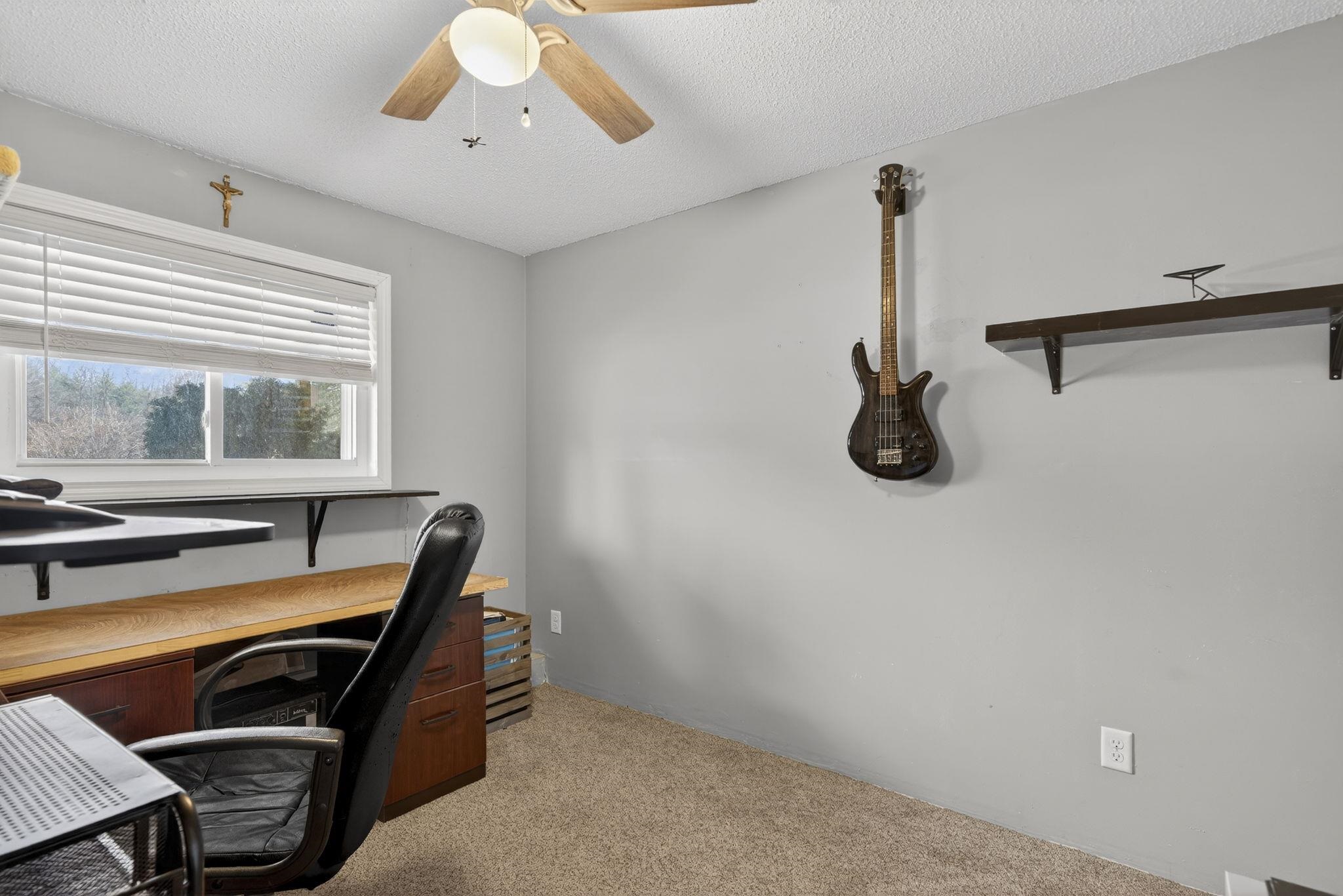 897 Mammoth Road, Unit 3 Manchester, NH 03104 - Photo 16 of 25