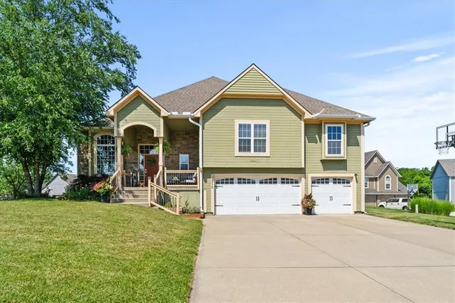 $445,000 | 2312 Southwest Post Oak Court, Lee's Summit, MO 64082