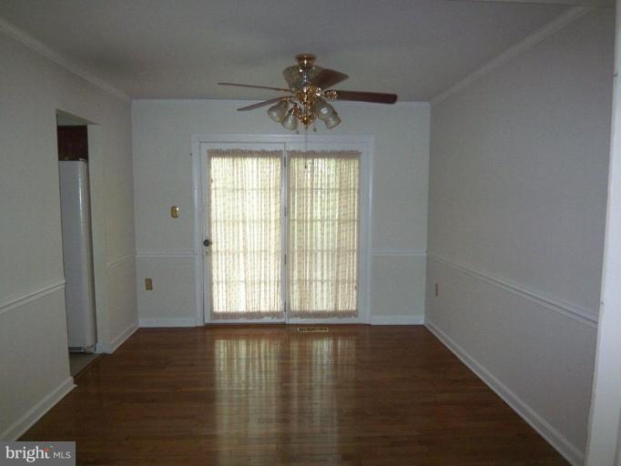 8934 Rolling Road Manassas, VA 20110 - Photo 4 of 7 Dining Room