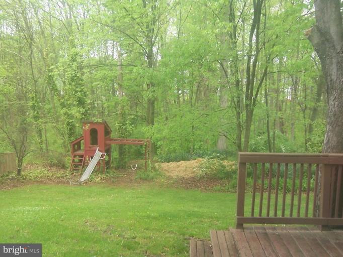 8934 Rolling Road Manassas, VA 20110 - Photo 6 of 7 Back yard