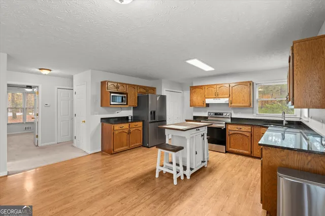 $425,000 | 115 Rockhurst Chase, Tyrone, GA 30290