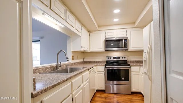 $2,200 | 5136 North 31st Place, Unit 631, Phoenix, AZ 85016