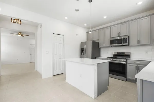 $349,000 | 5786 Spotted Harrier Way, Lithia, FL 33547