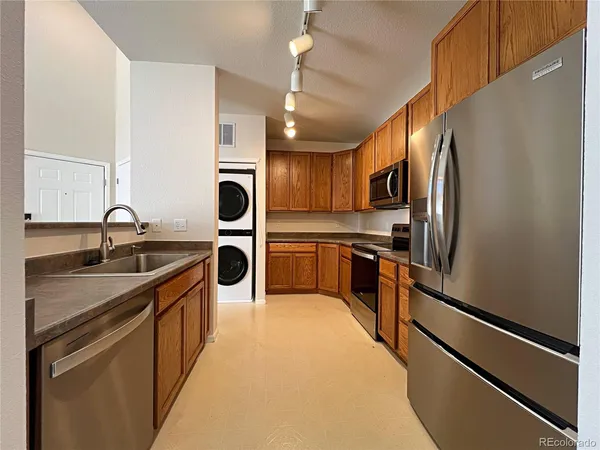 $2,500 | 3865 South Dayton Street, Unit 302, Aurora, CO 80014