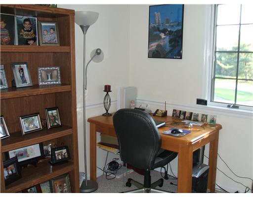 418 Meeting House Road Bridgeville, PA 15017 - Photo 8 of 17 Studio/Study/Office.