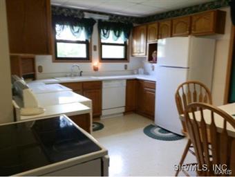 819 Water Street Butler, IL 62015 - Photo 15 of 24 Gallery Image 15