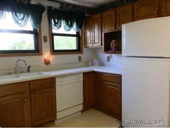 819 Water Street Butler, IL 62015 - Photo 16 of 24 Gallery Image 16