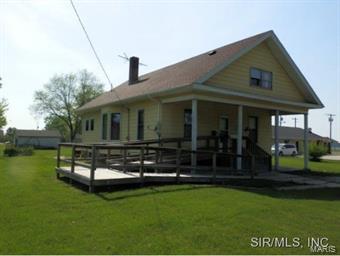 819 Water Street Butler, IL 62015 - Photo 3 of 24 Gallery Image 3