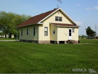 819 Water Street Butler, IL 62015 - Photo 6 of 24 Gallery Image 6