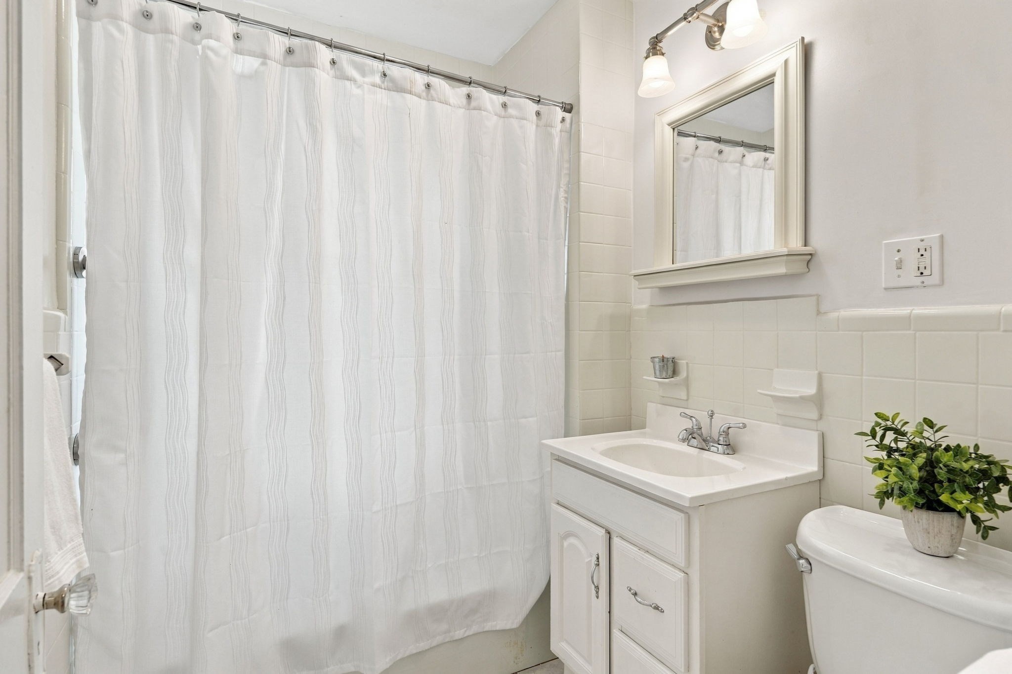 130 Oakley Road, Unit 130 Belmont, MA 02478 - Photo 12 of 20 Gallery Image 12