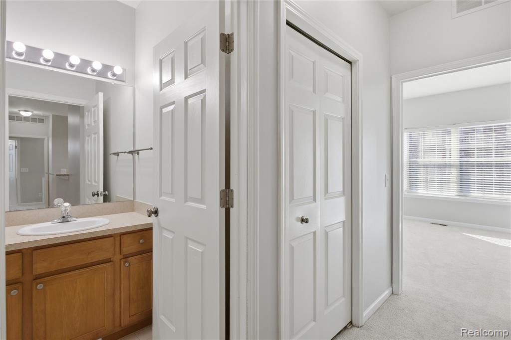 1468 Devon Lane Troy, MI 48084 - Photo 17 of 29