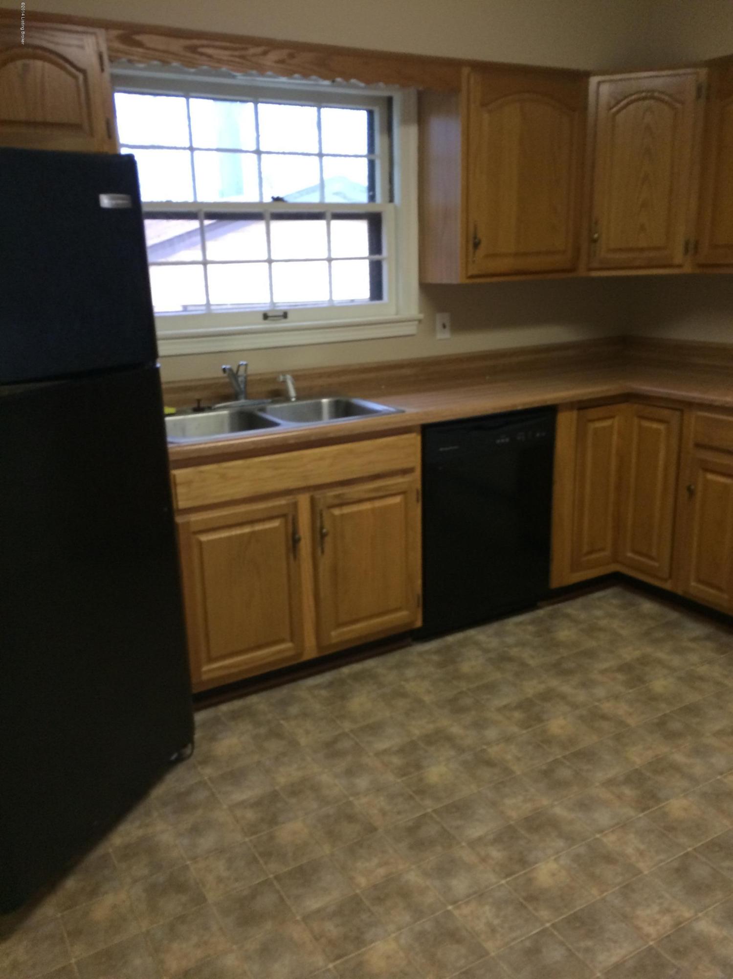 4710 Goepper Road Louisville, KY 40258 - Photo 5 of 14 Kitchen