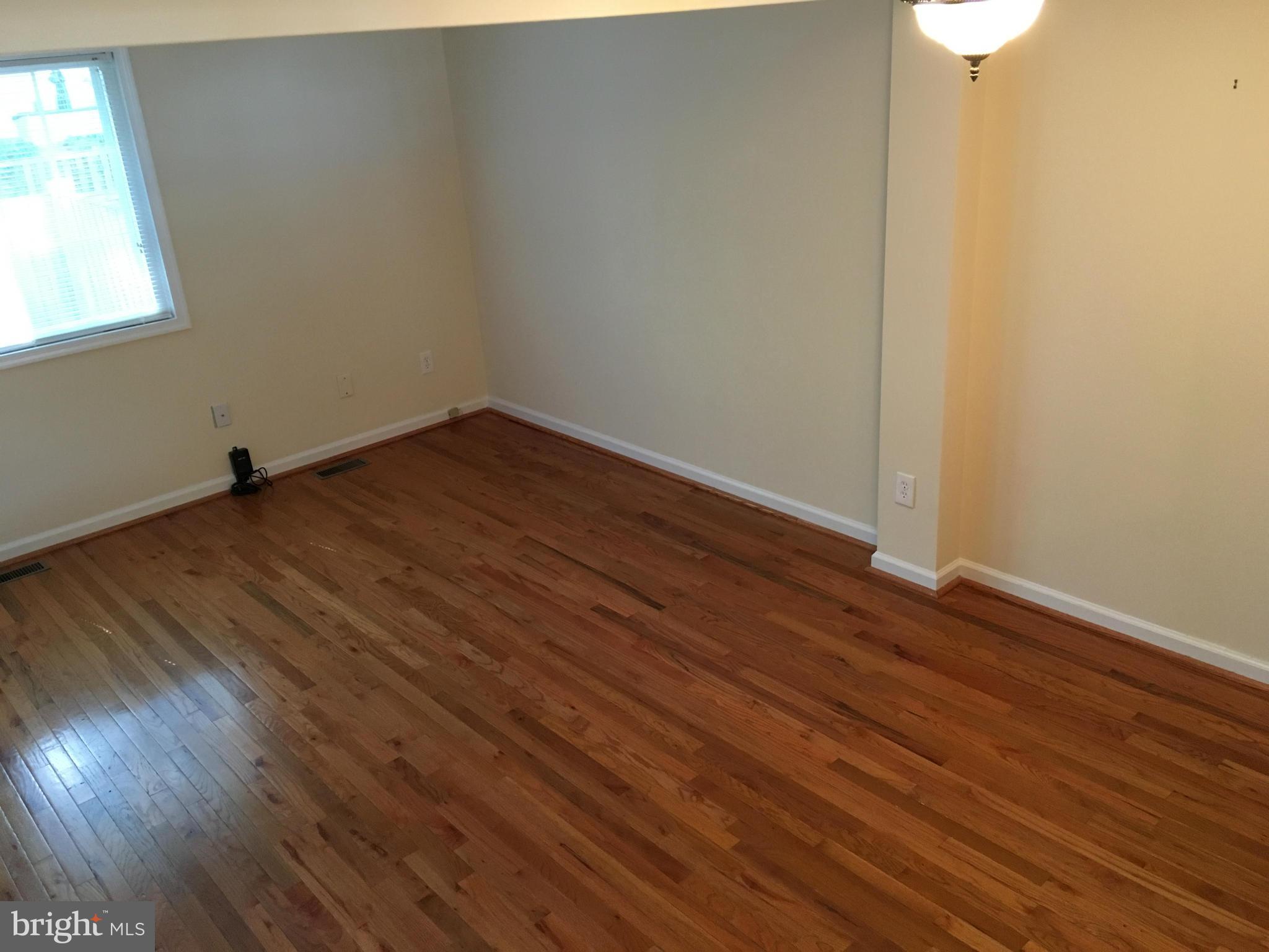 8229 Crestmont Circle Springfield, VA 22153 - Photo 12 of 21 Living Room
