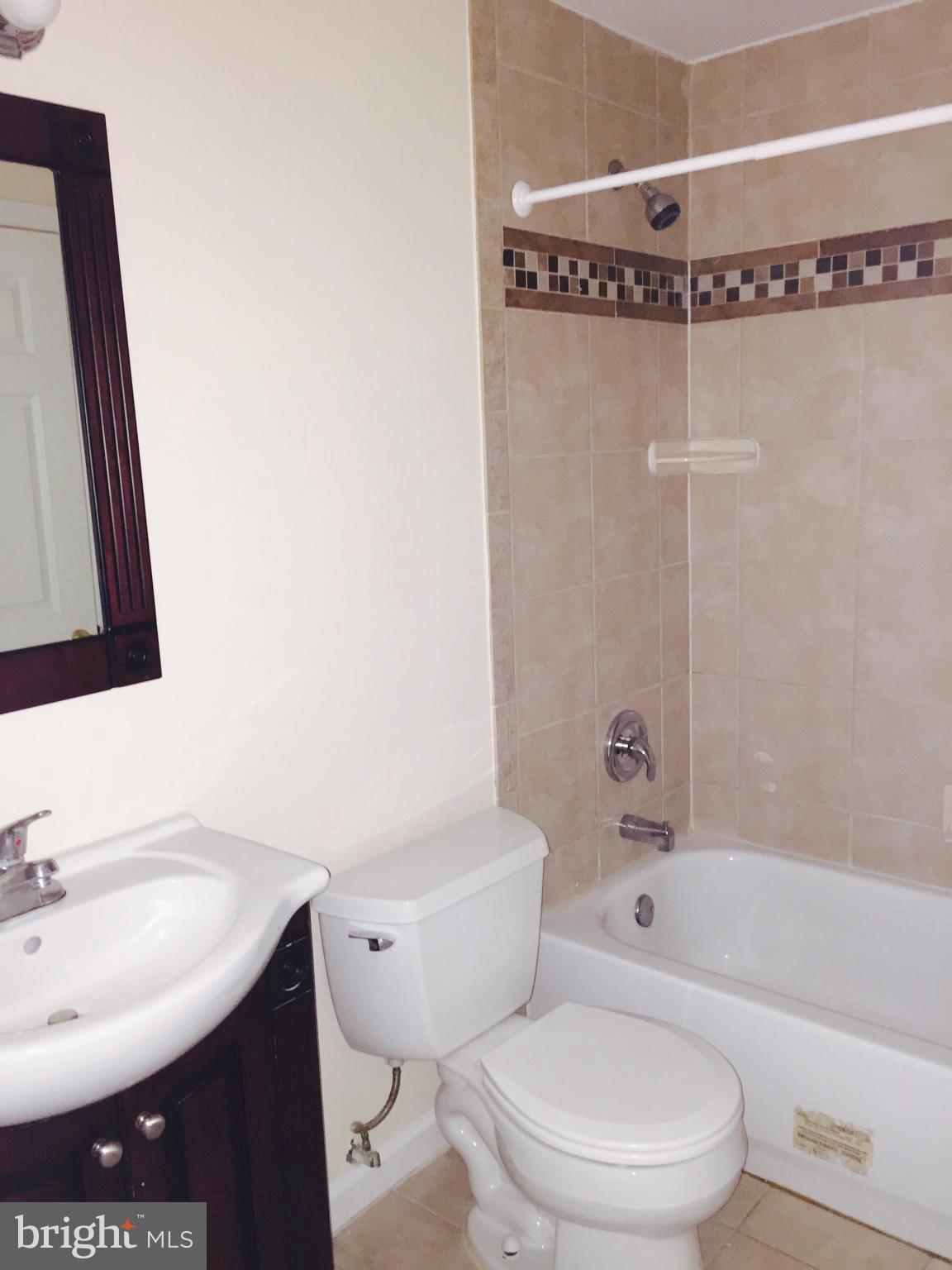 8229 Crestmont Circle Springfield, VA 22153 - Photo 17 of 21 Bath