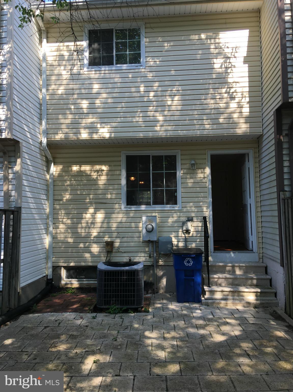 8229 Crestmont Circle Springfield, VA 22153 - Photo 21 of 21 Exterior (Rear)