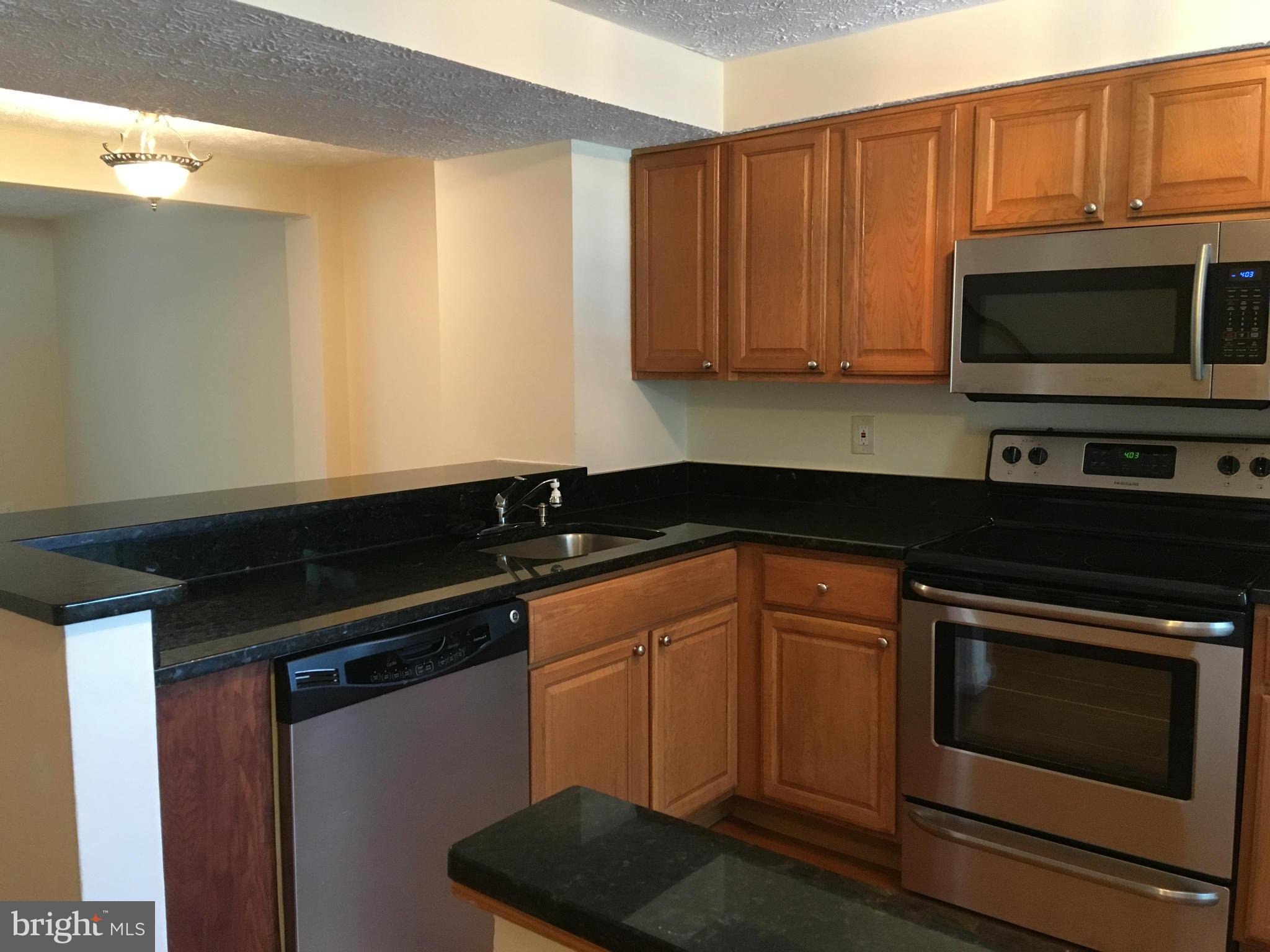8229 Crestmont Circle Springfield, VA 22153 - Photo 5 of 21 Kitchen