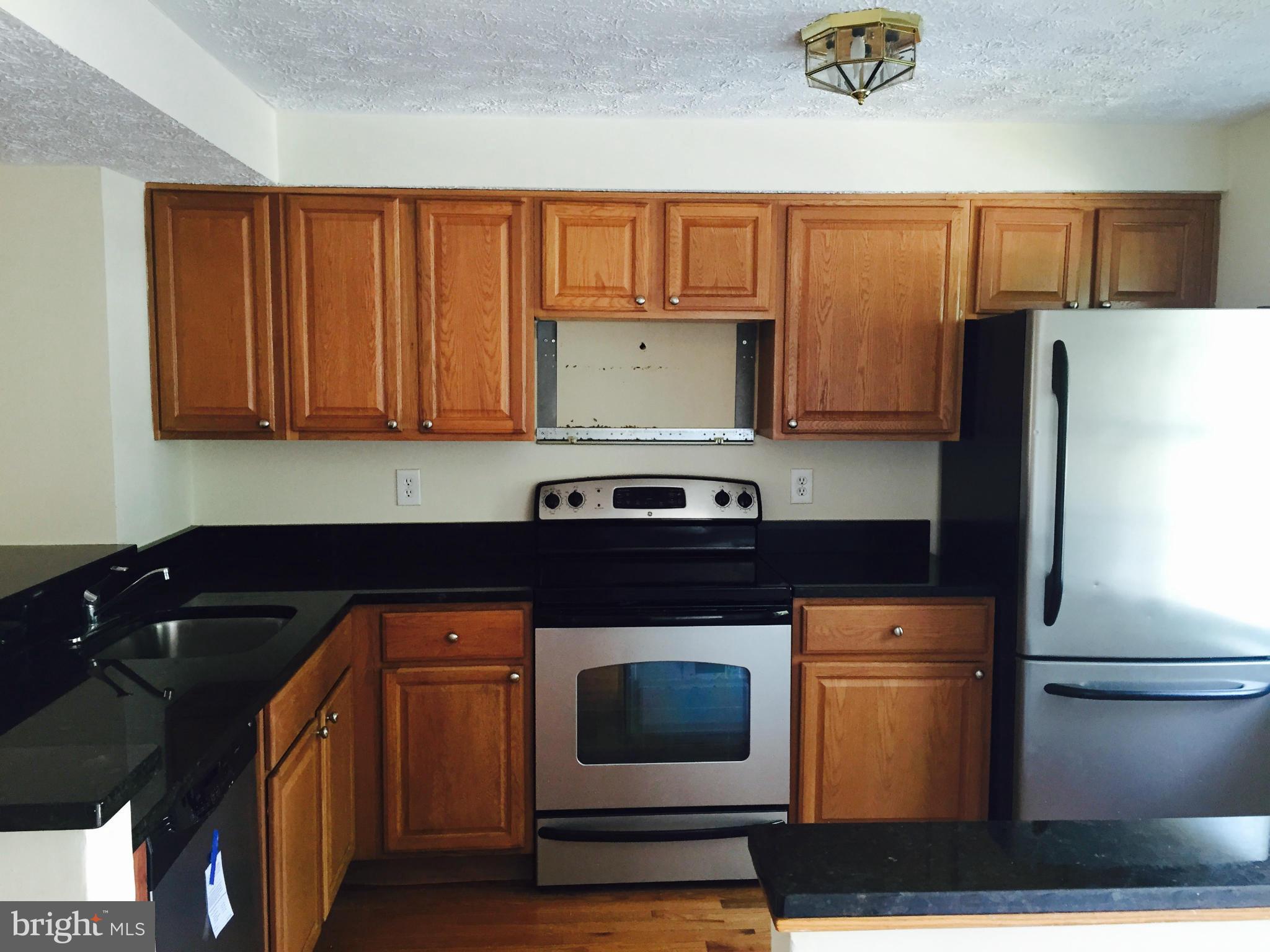 8229 Crestmont Circle Springfield, VA 22153 - Photo 6 of 21 Kitchen