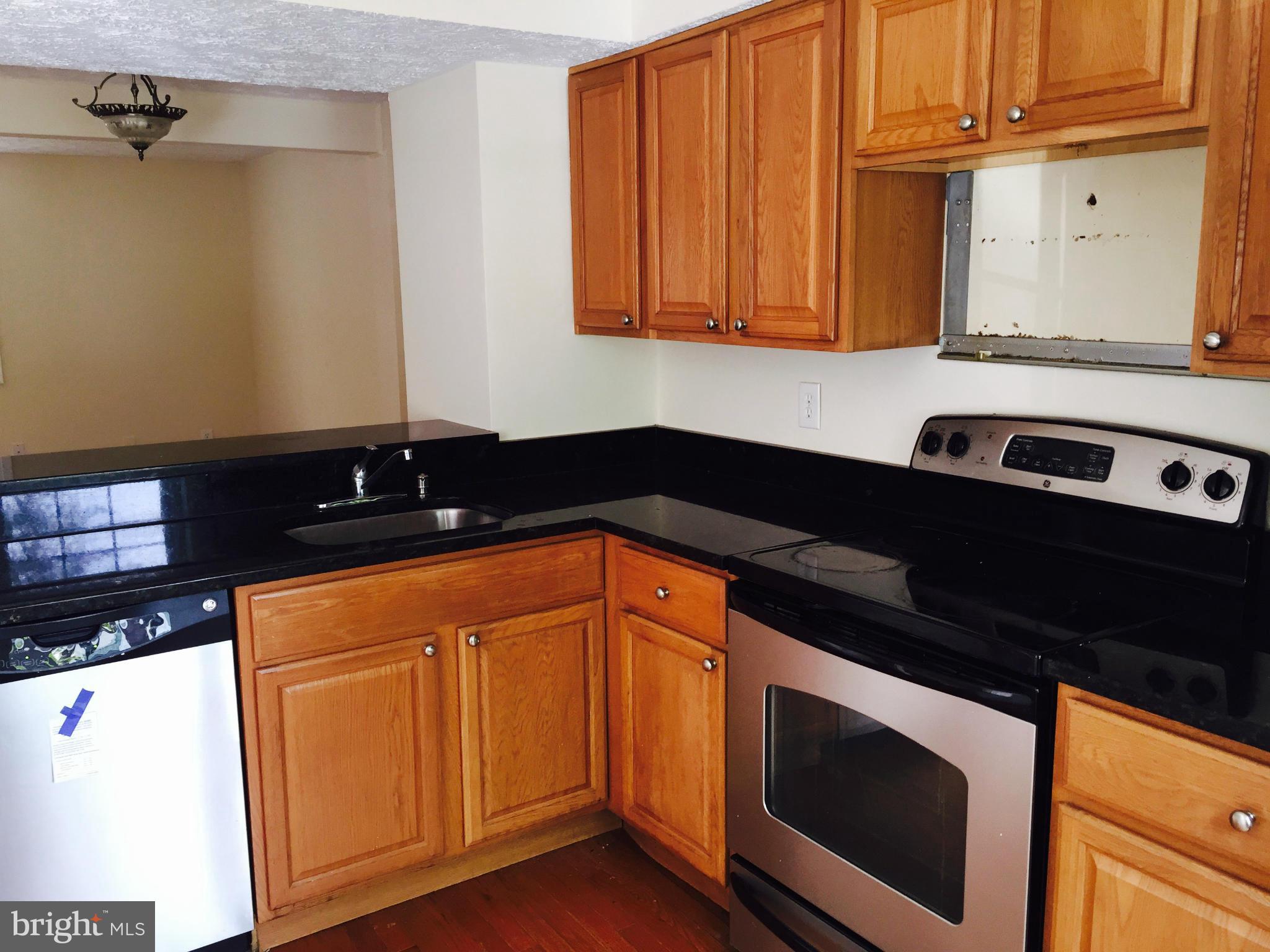 8229 Crestmont Circle Springfield, VA 22153 - Photo 7 of 21 Kitchen
