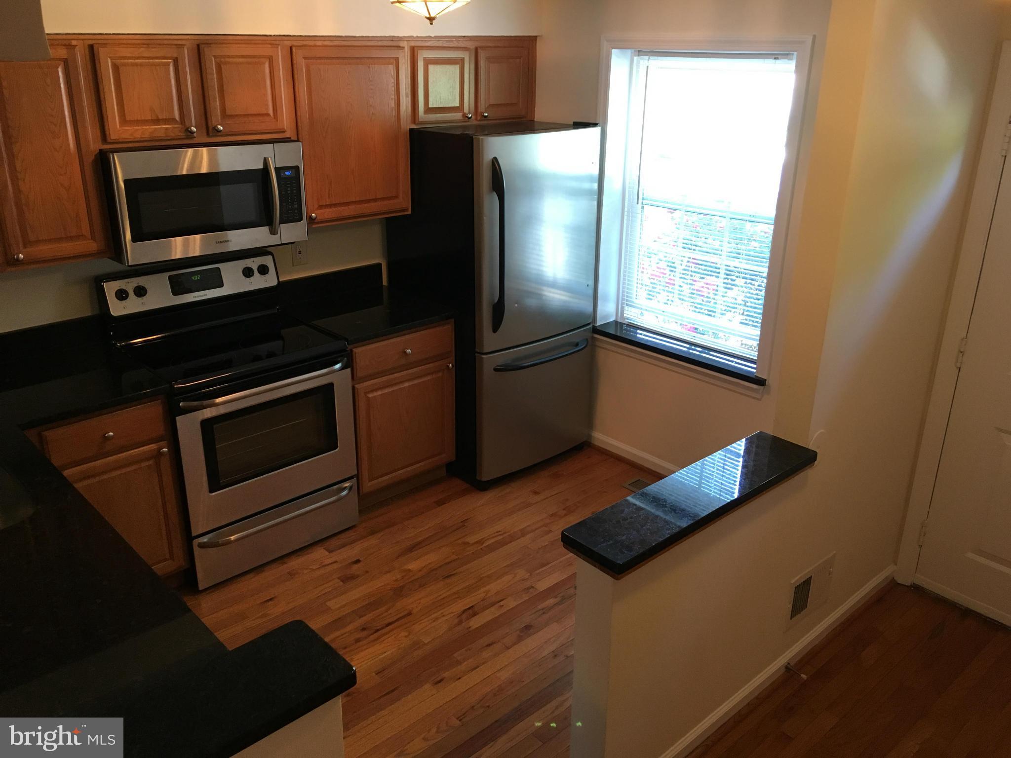 8229 Crestmont Circle Springfield, VA 22153 - Photo 8 of 21 Kitchen