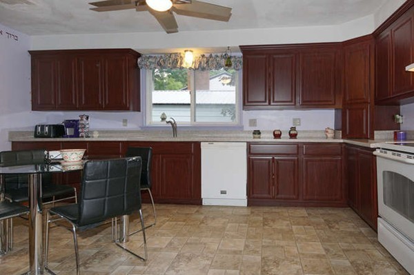 19 Fernglade Road Burlington, MA 01803 - Photo 7 of 27 Gallery Image 7