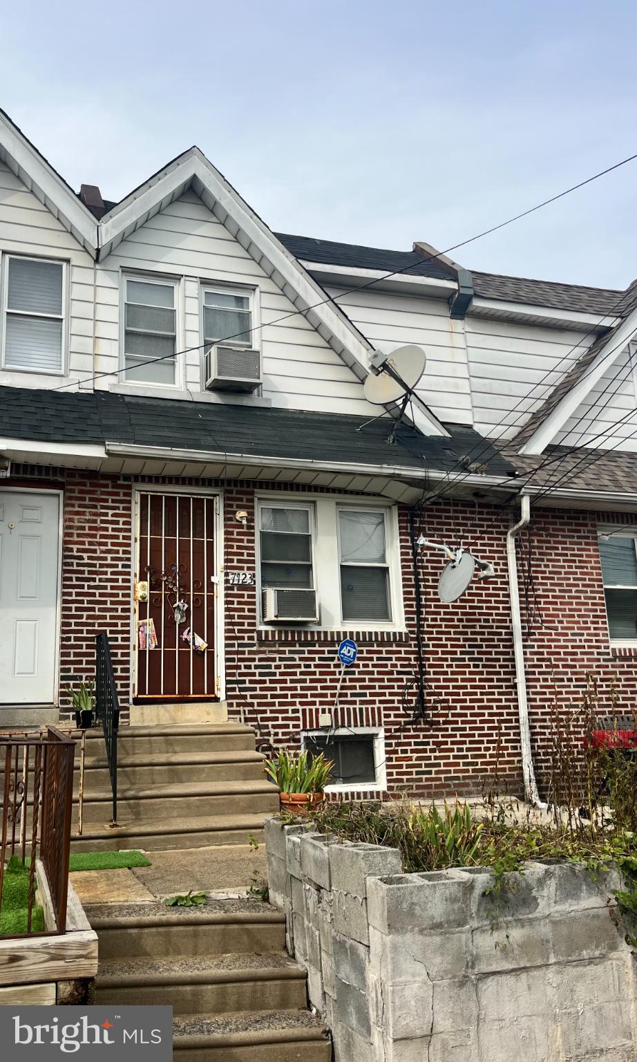 7123 Seaford Road Upper Darby, PA 19082 - Photo 5 of 6 a front view of a house