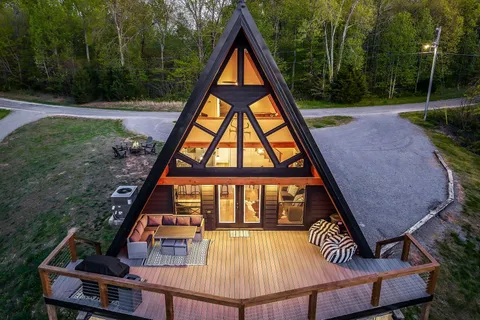 $489,000 | 825 Hunters Landing Lane, Smithville, TN 37166