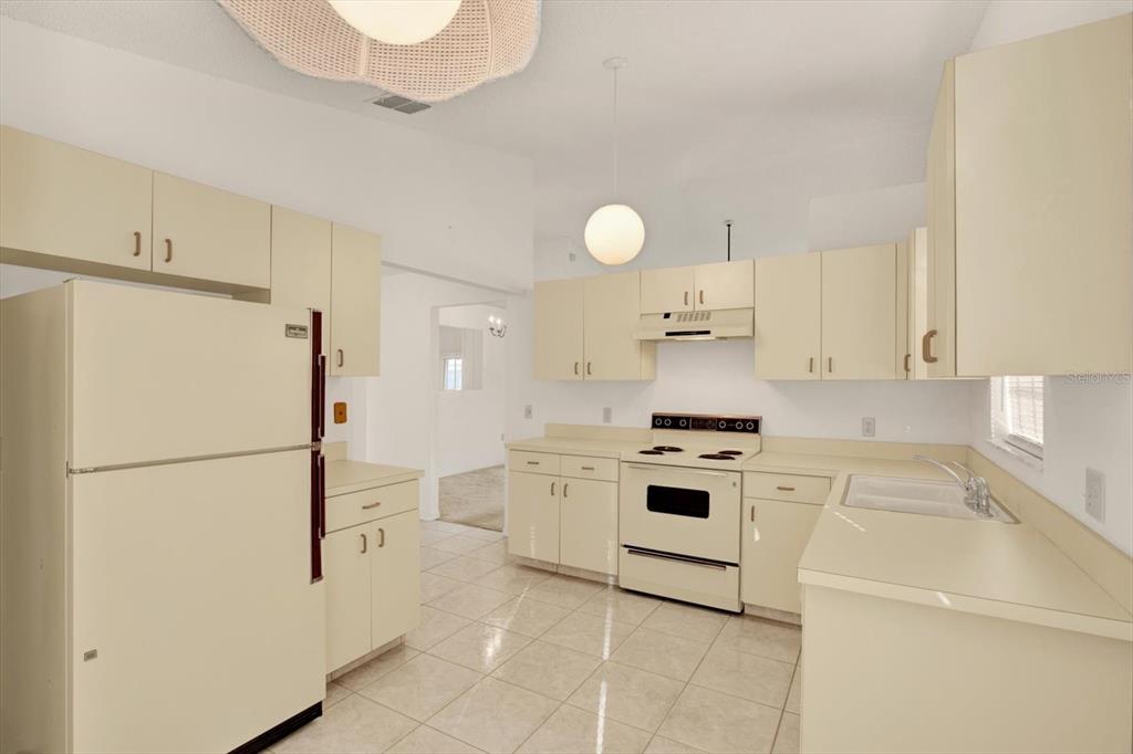 4208 Boston Circle New Port Richey, FL 34653 - Photo 9 of 36