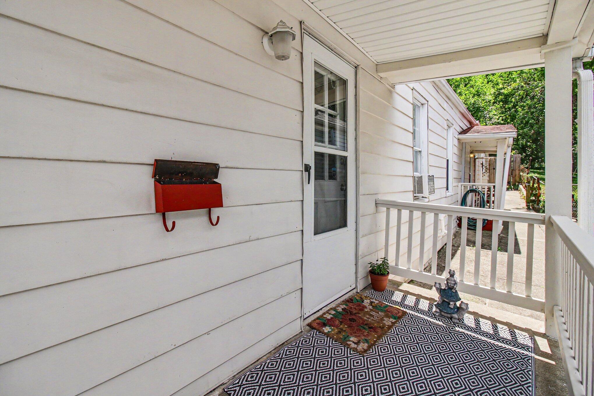 2439 Warren Street Covington, KY 41014 - Photo 11 of 30 005_file_8185