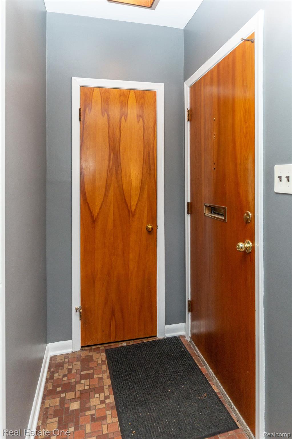 18316 Beverly Road Franklin, MI 48025 - Photo 7 of 31 Gallery Image 7