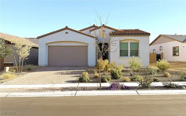 $2,695 | 724 Omaggio Place, Henderson, NV 89011