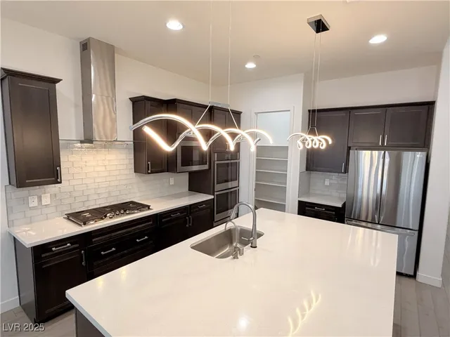 $2,695 | 724 Omaggio Place, Henderson, NV 89011