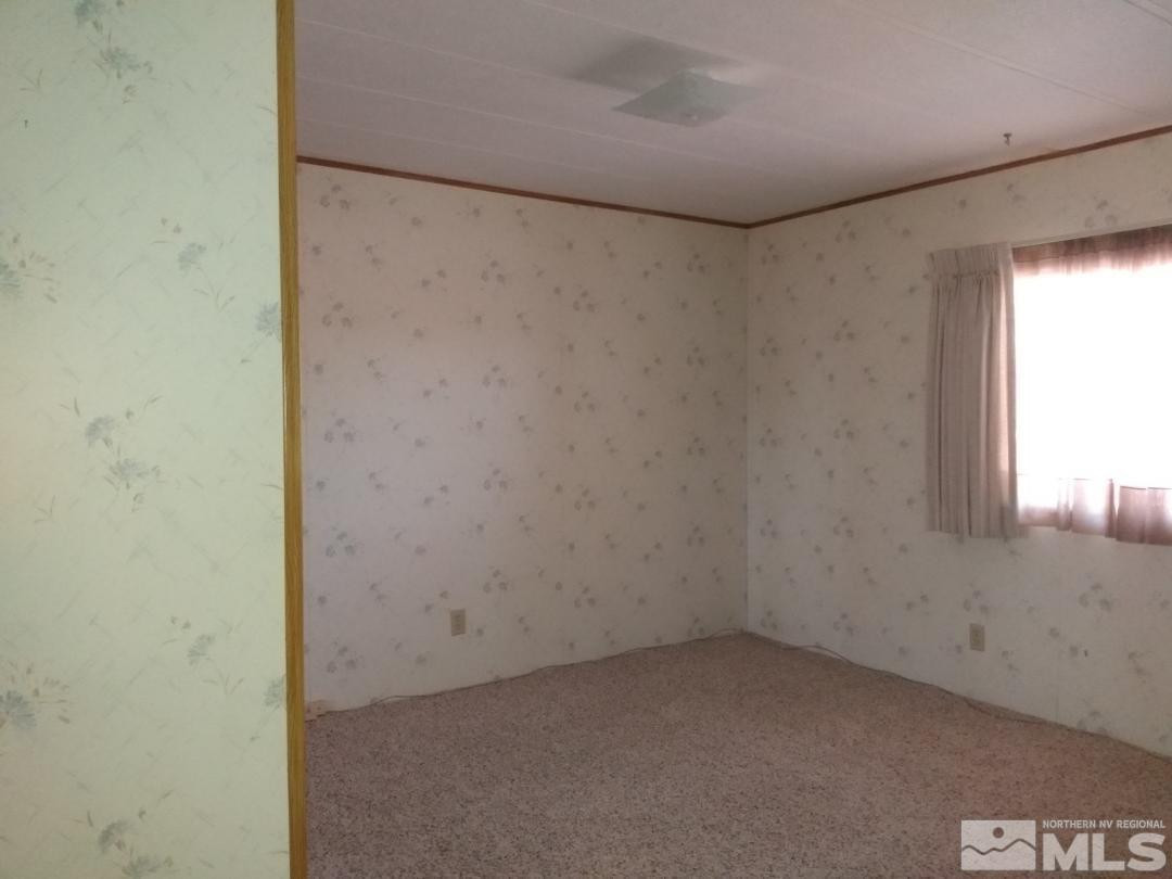400 Scorpio Circle Reno, NV 89521 - Photo 6 of 11 a view of a small space