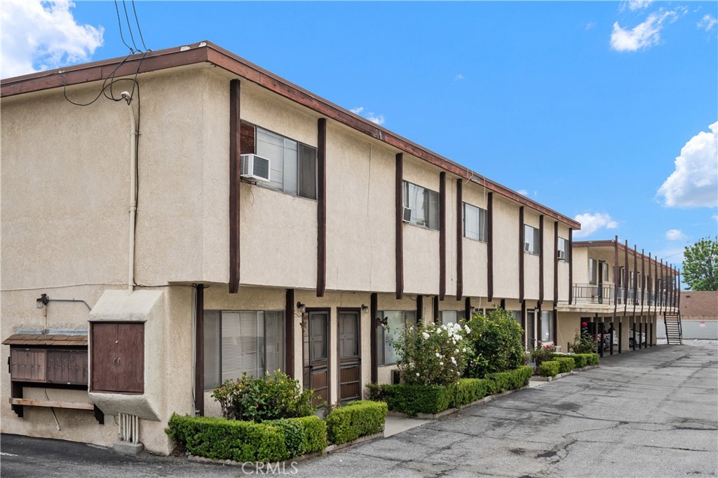 936 West Duarte Rd  