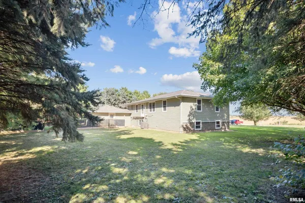 $489,900 | 1374 290th Avenue, Charlotte, IA 52731