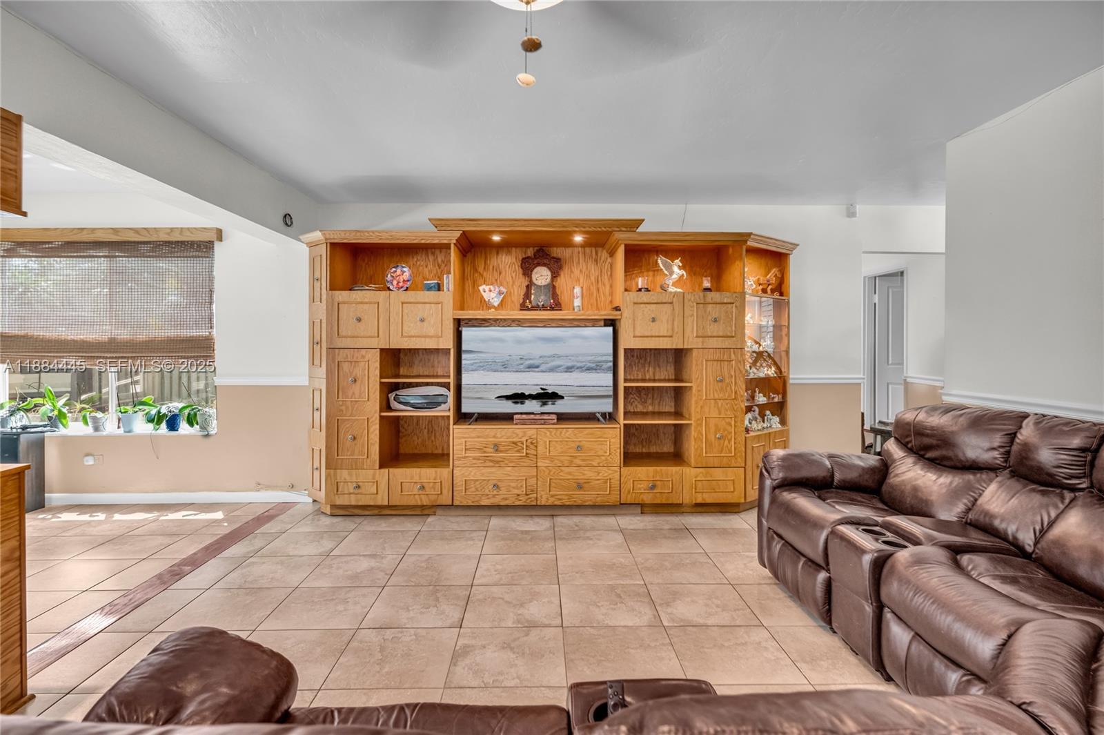 421 Southwest 64th Way Pembroke Pines, FL 33023 - Photo 13 of 34