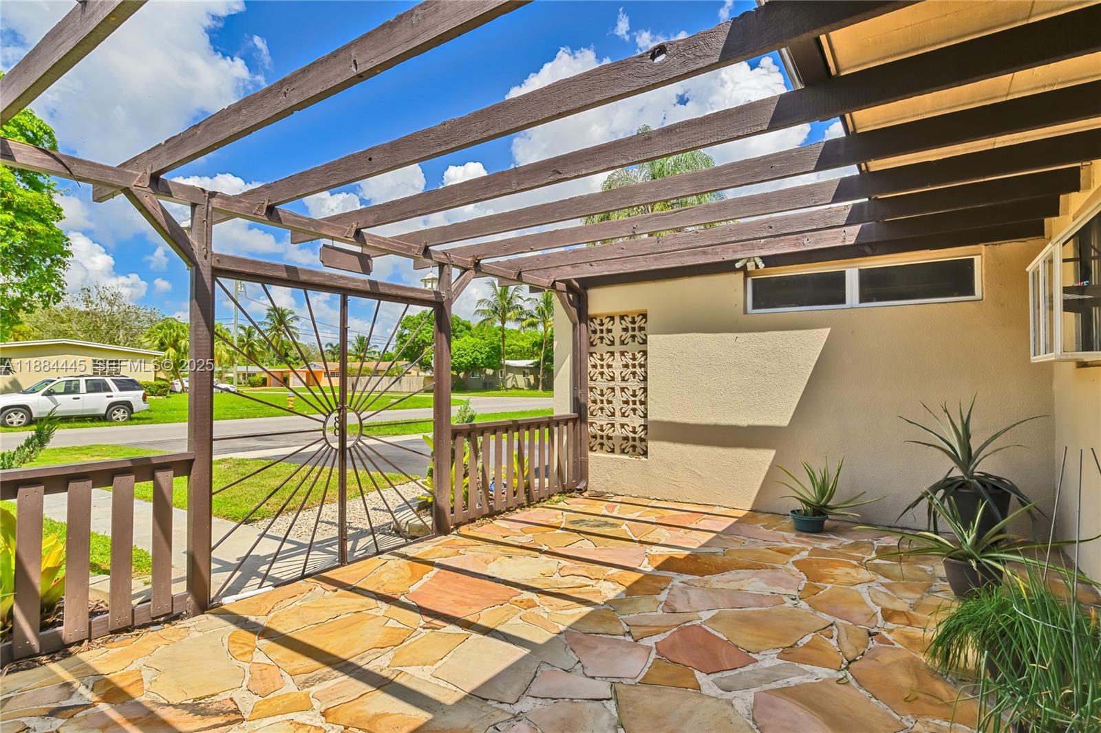 421 Southwest 64th Way Pembroke Pines, FL 33023 - Photo 5 of 34 Foyer