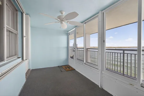$2,100 | 100 Shore Court, Unit 307, North Palm Beach, FL 33408