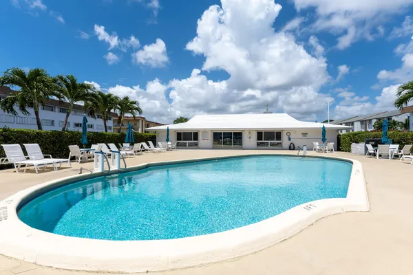 $2,100 | 100 Shore Court, Unit 307, North Palm Beach, FL 33408