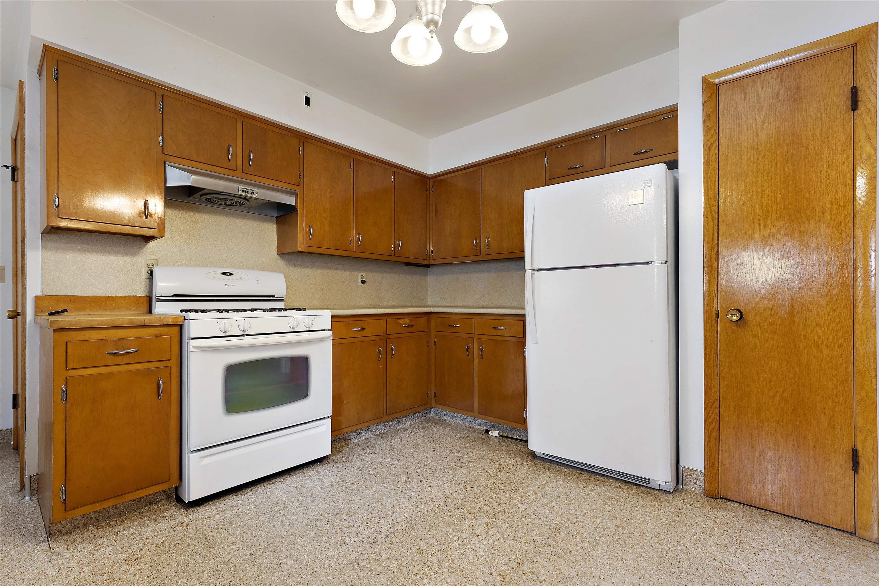 634 Central Beloit, WI 53511 - Photo 7 of 20