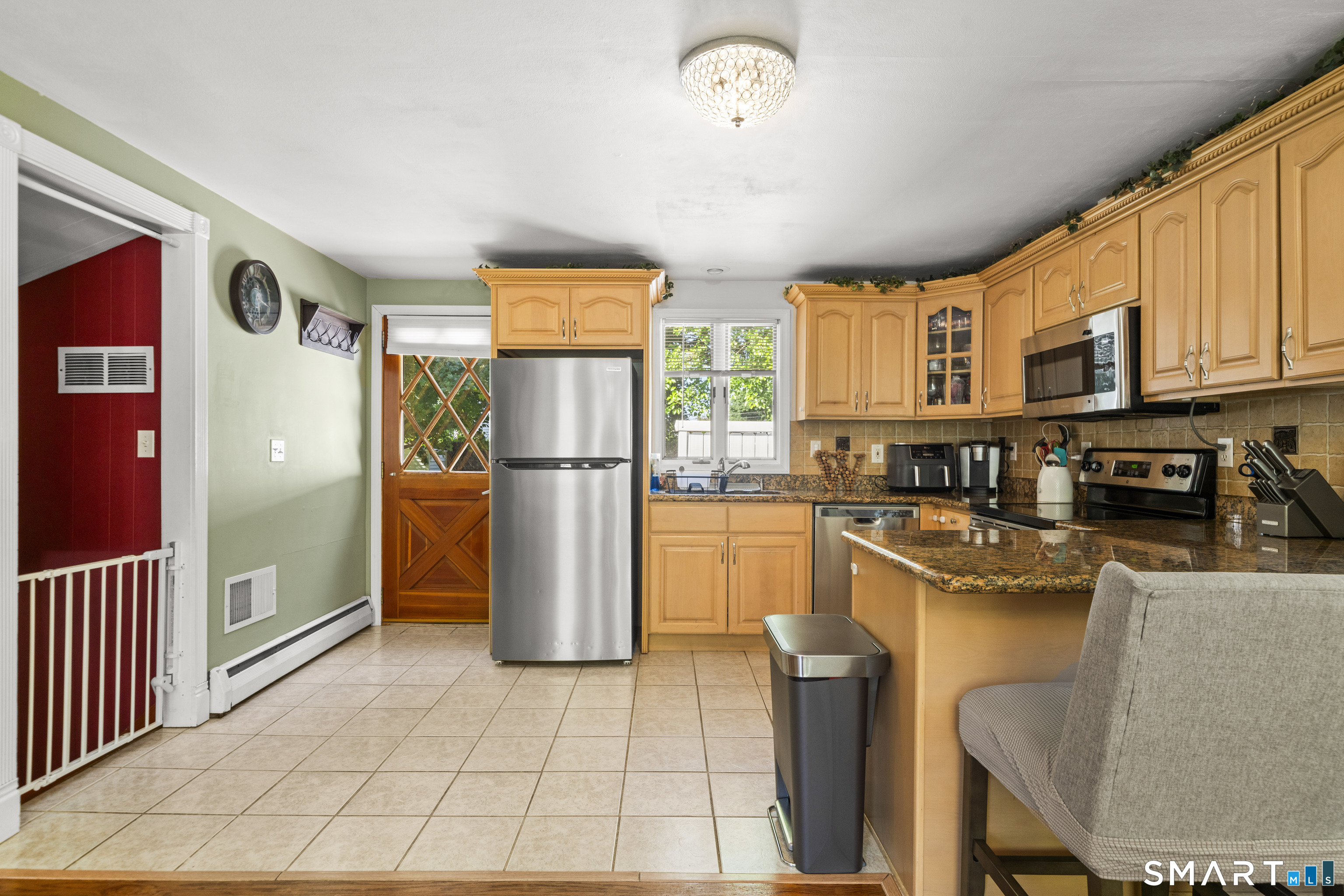 62 Butler Avenue Southington, CT 06489 - Photo 3 of 37
