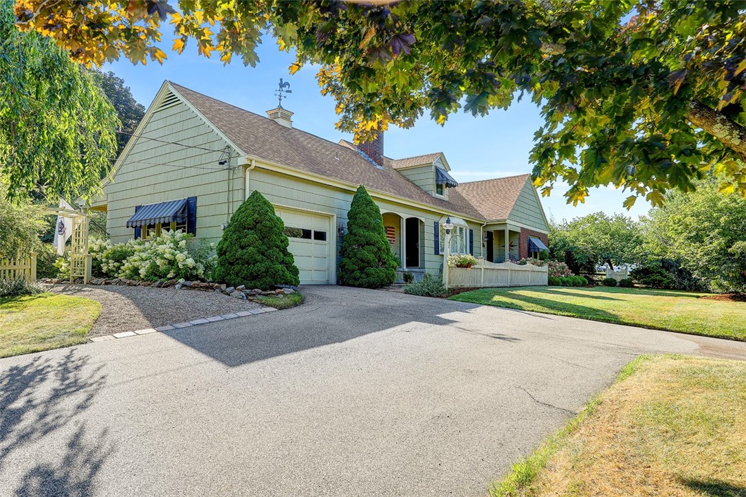 2894 Mendon Road Cumberland, RI 02864 - Photo 3 of 39