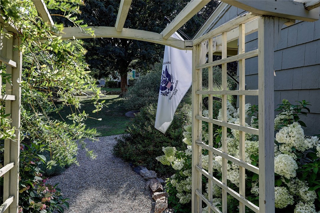 2894 Mendon Road Cumberland, RI 02864 - Photo 9 of 39