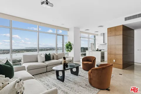 $2,325,000 | 165 Sixth Avenue, Unit 2803, San Diego, CA 92101