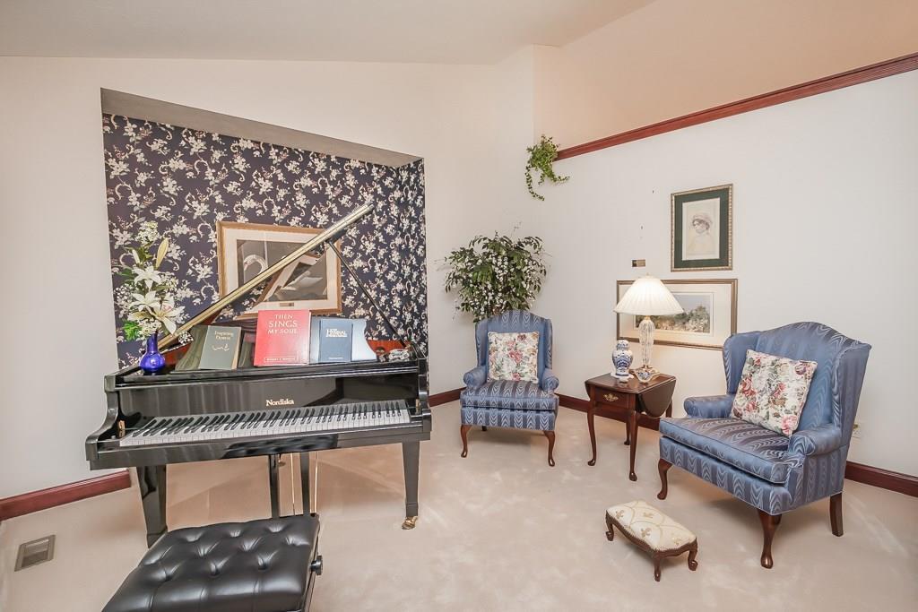 1310 Kingsgate Road Springfield, OH 45503 - Photo 14 of 65