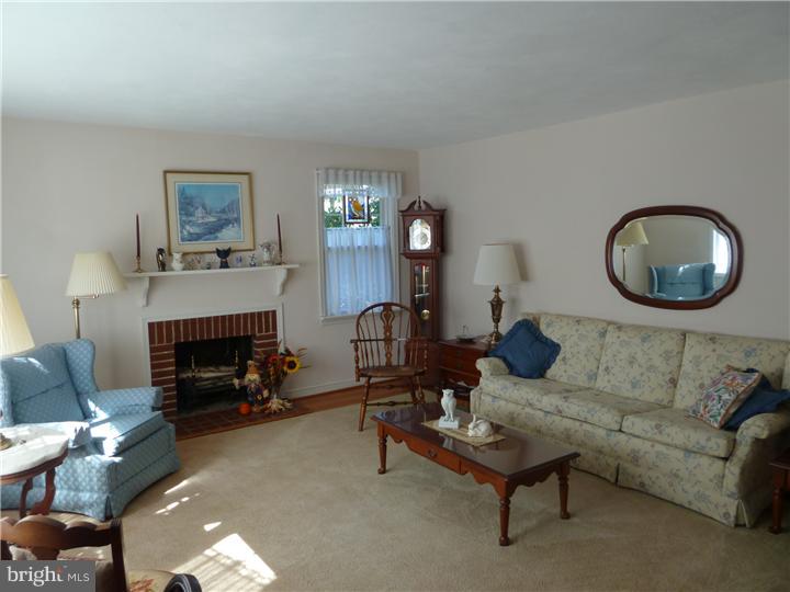 135 Ruth Street Feasterville, PA 19053 - Photo 4 of 19 Living Room