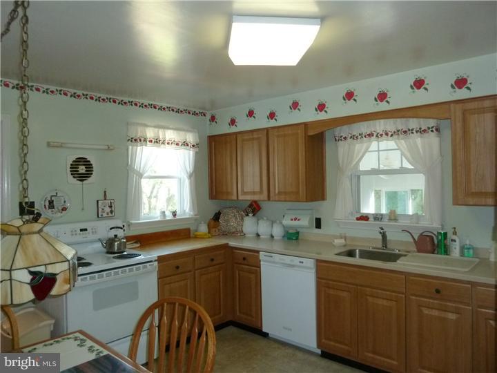 135 Ruth Street Feasterville, PA 19053 - Photo 6 of 19 Kitchen