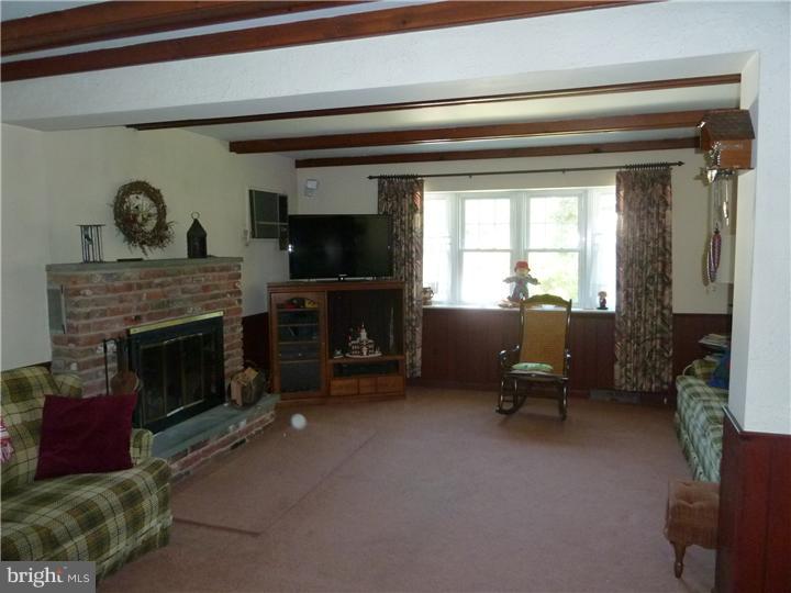 135 Ruth Street Feasterville, PA 19053 - Photo 8 of 19 Family Room