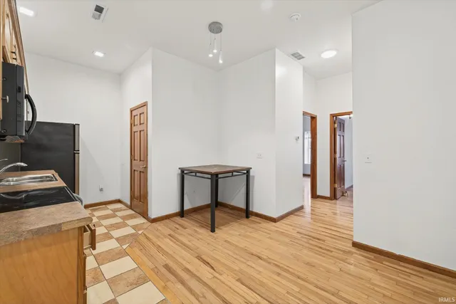 $1,500 | 110 West 6th Street, Unit 4, Bloomington, IN 47404