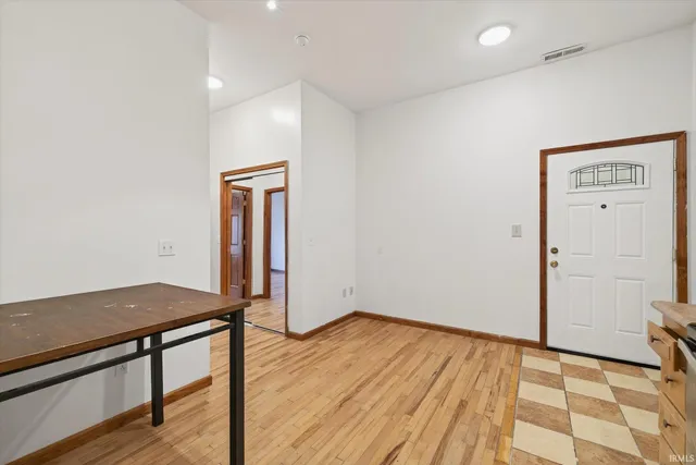 $1,500 | 110 West 6th Street, Unit 4, Bloomington, IN 47404