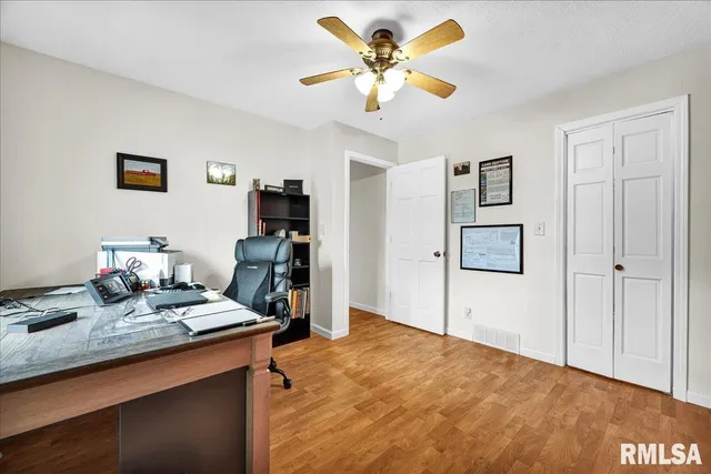 $249,900 | 104 Hawthorne Court, Dahinda, IL 61428